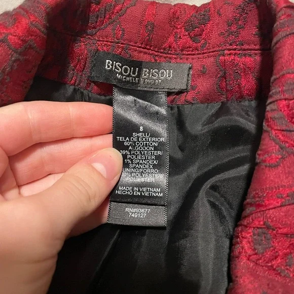 Amazing red goth brocade trench coat - Picture 2 of 3